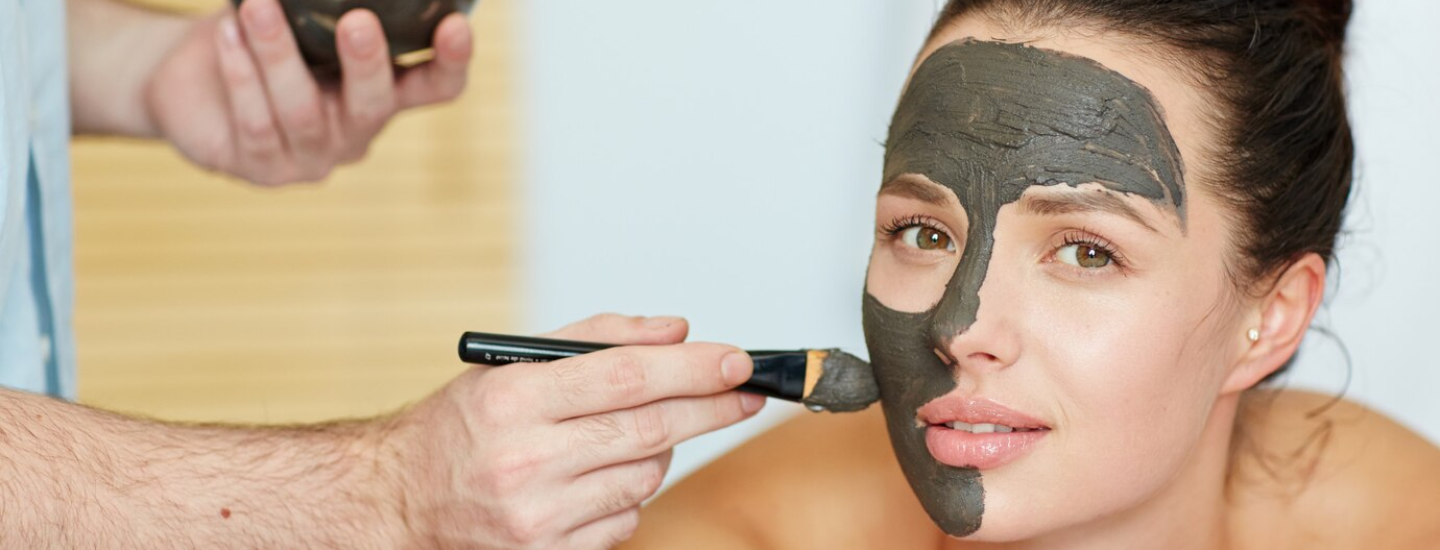 Is Carbon Peel in Delhi the Secret to Flawless, Glowing Skin? Here’s What Experts Say